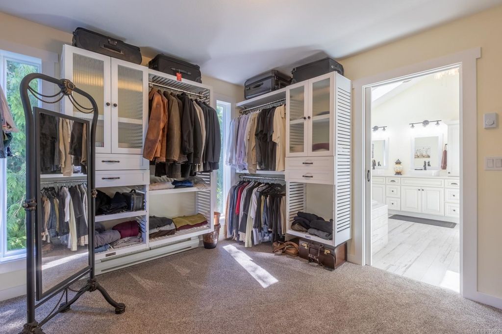 listing image 16046946782426124695