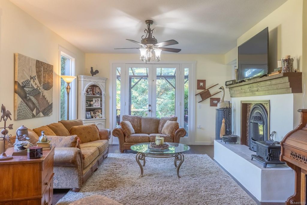 listing image 16048462530455873729