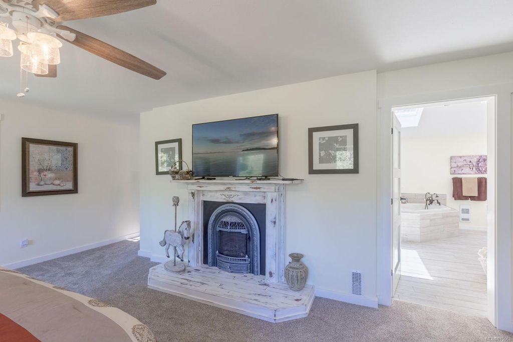listing image 16046568441745328704