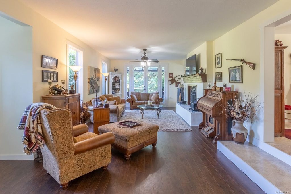 listing image 16047249023275891007