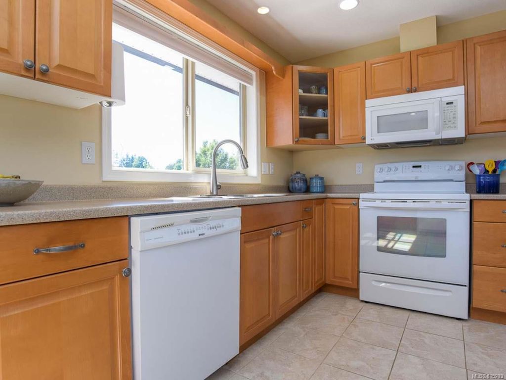 listing image 16041695479410