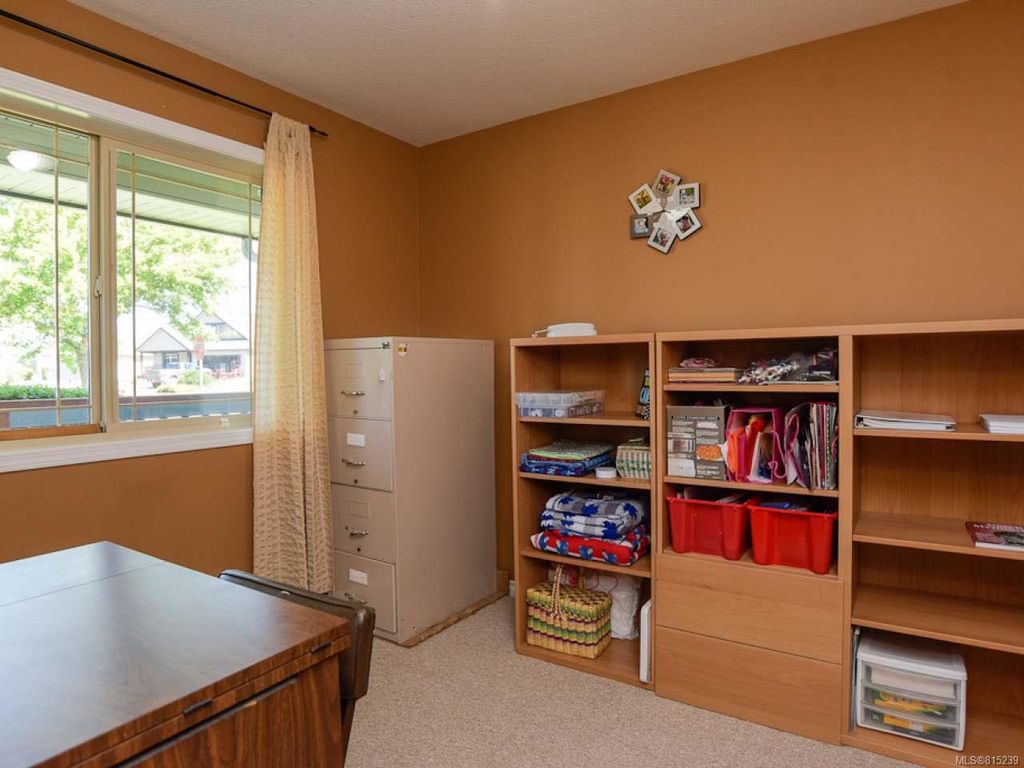 listing image 16041835801222