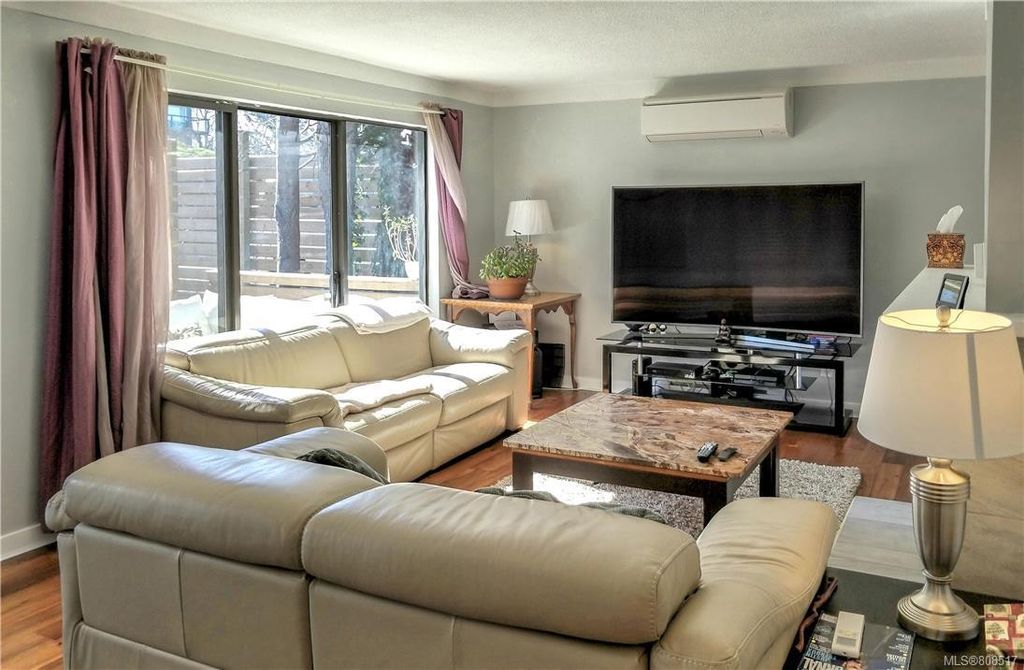 listing image 16043458082715