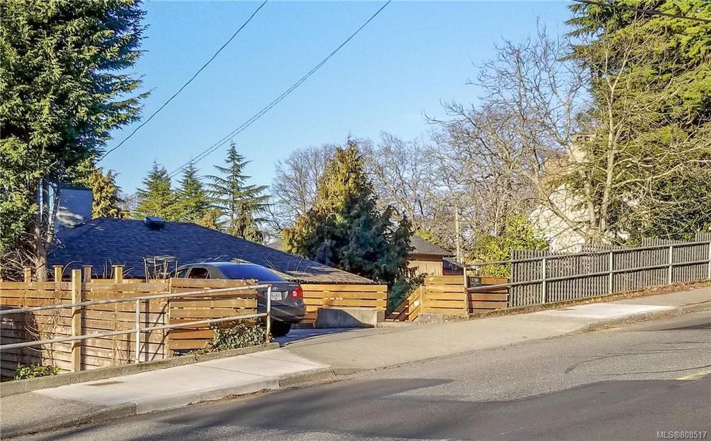 listing image 16042467163432