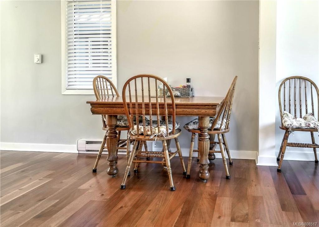 listing image 16043964081355