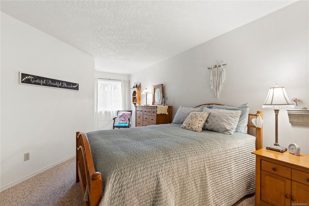 listing image 16042889045253357935