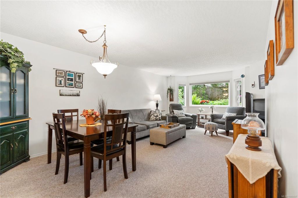 listing image 16047315927057394110