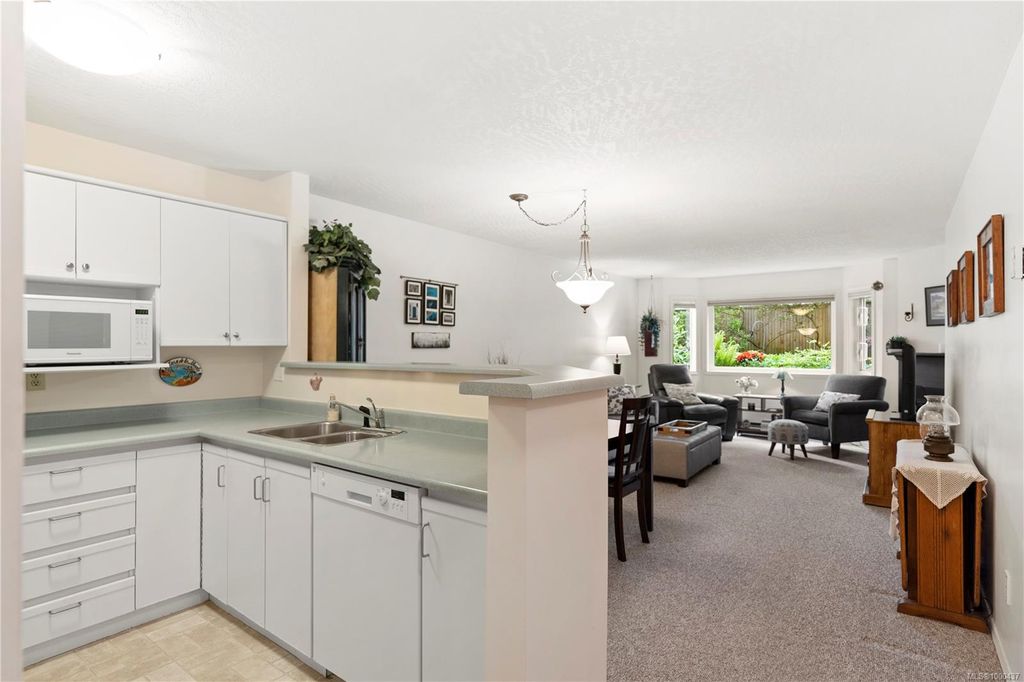 listing image 16045659958345141644