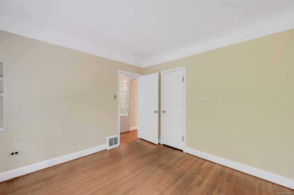 listing image 16048159050155203311