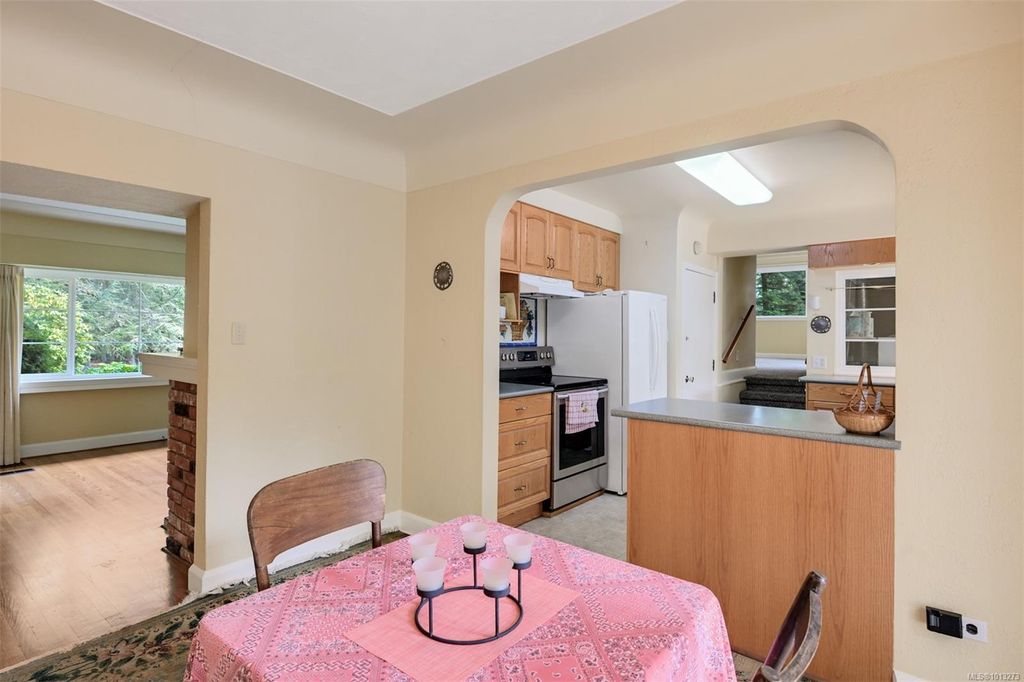 listing image 16044634324490271740