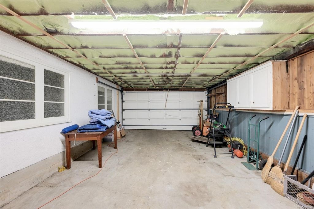 listing image 16041332876520863244