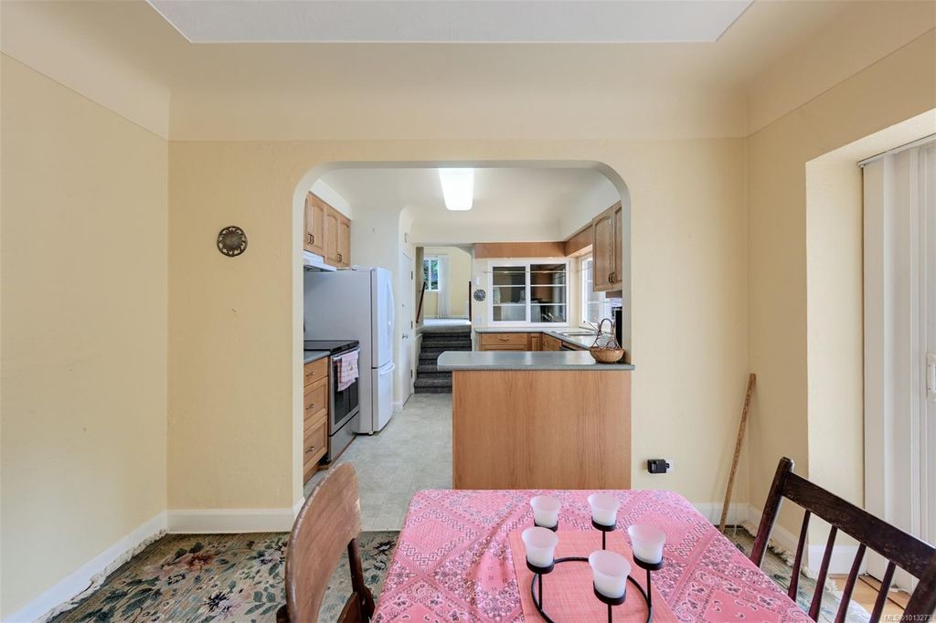 listing image 16042145626759593494