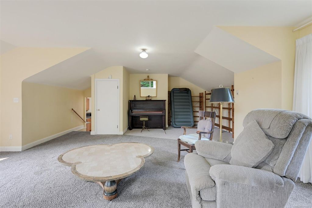 listing image 16045775557190269741