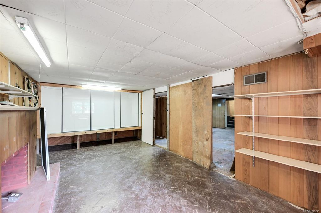 listing image 16048993283324071667
