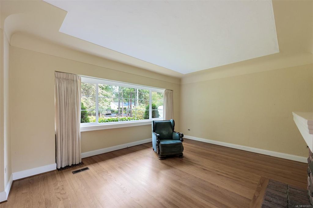 listing image 16049658815559397521