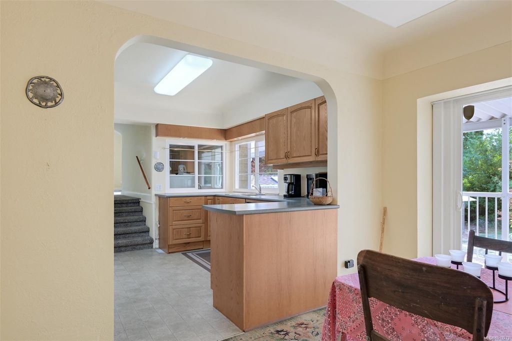 listing image 16048019191026750312