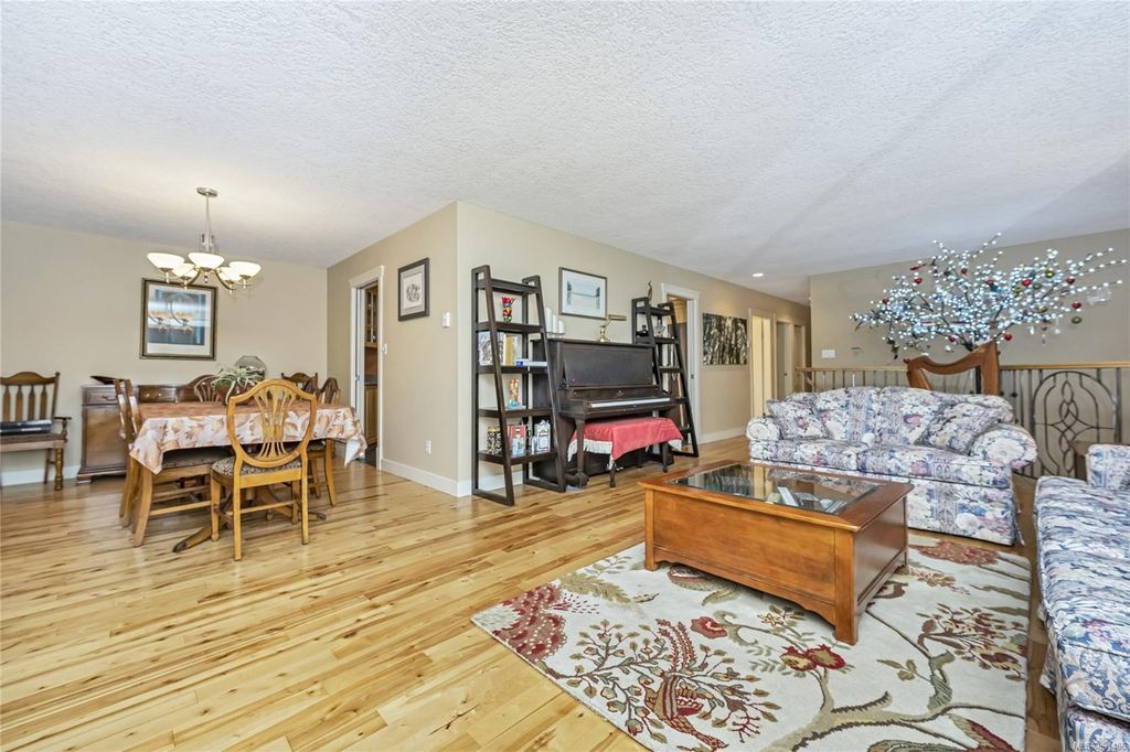 listing image 16046429891809095807