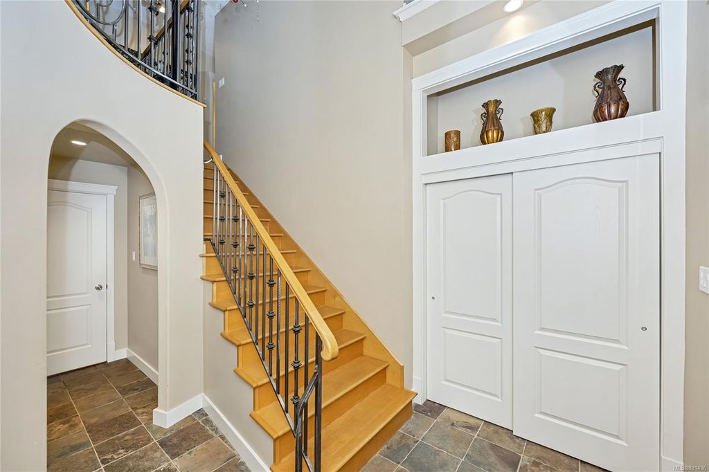 listing image 16042766845536517207