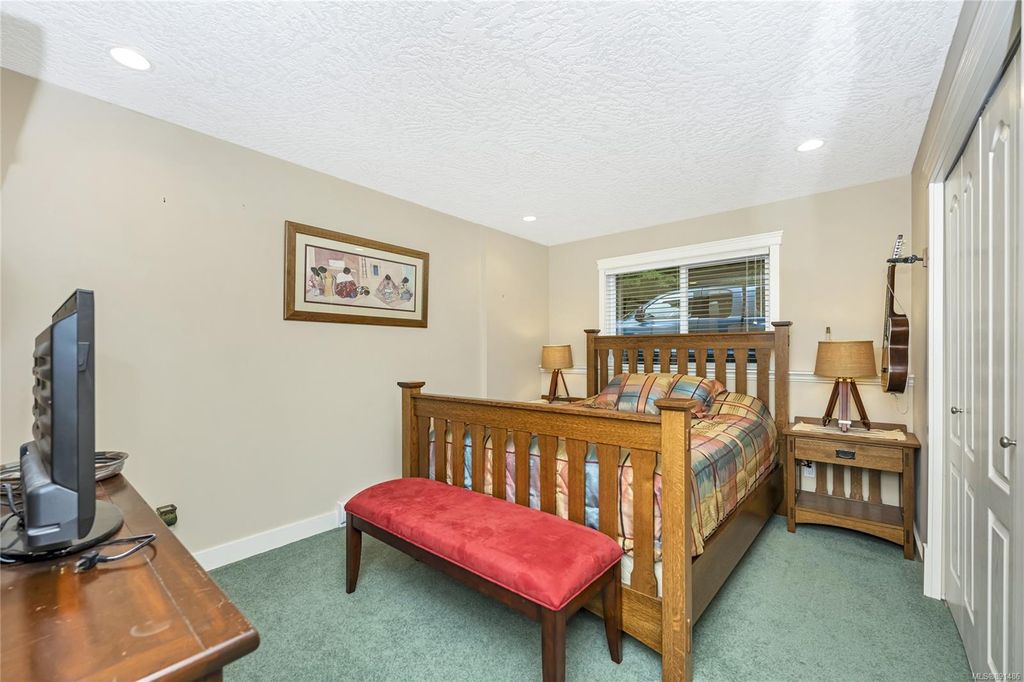 listing image 16049614879406426059