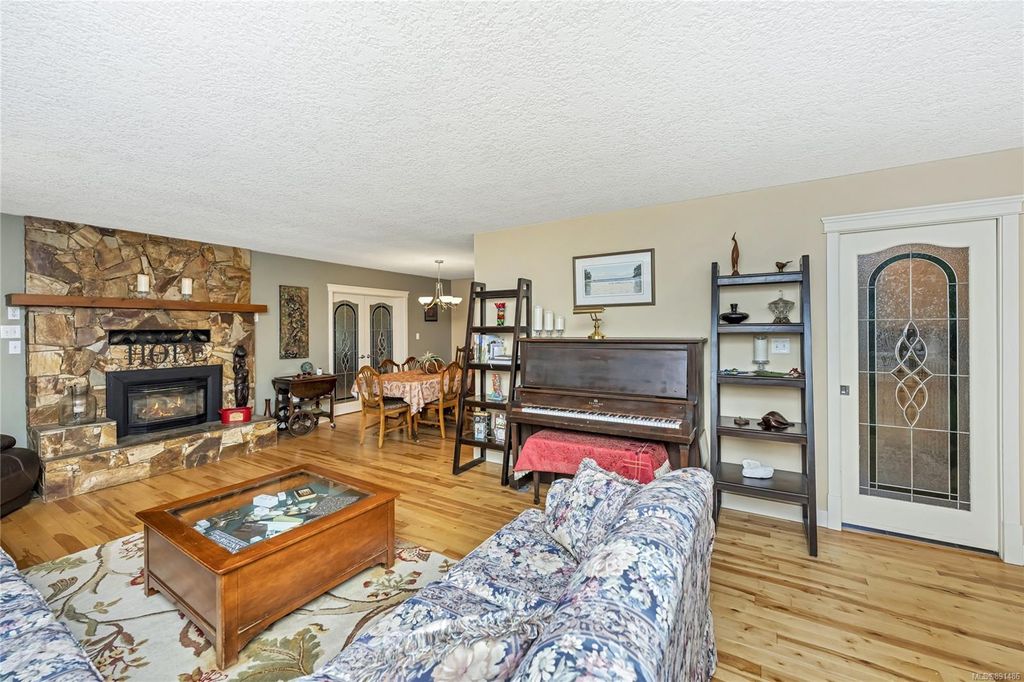 listing image 16040797704612240456