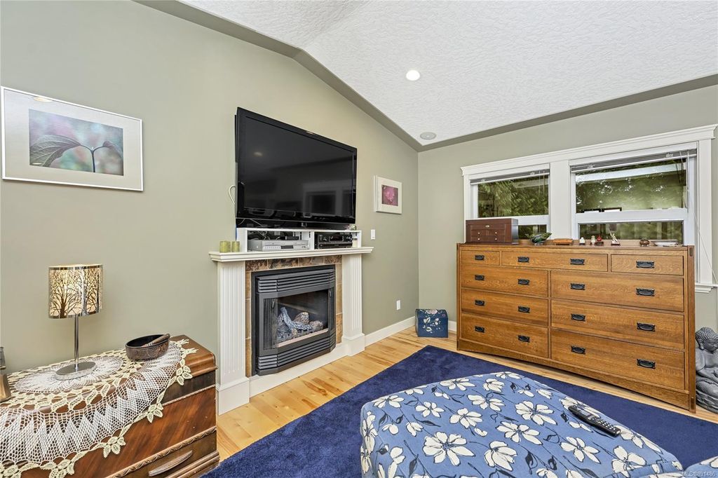 listing image 16042886465100232849