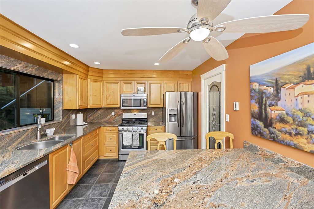 listing image 16048466869909221795