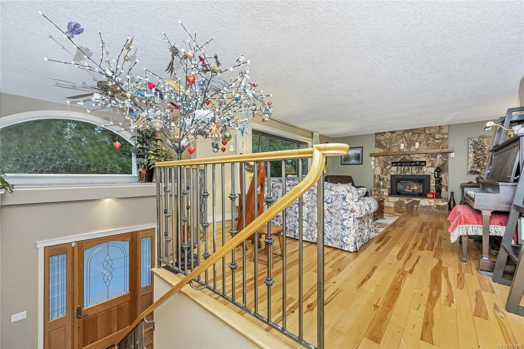 listing image 16047077583208094787