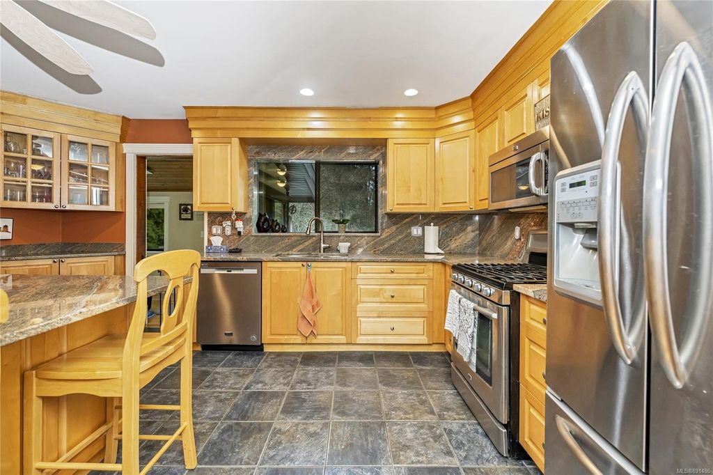 listing image 16040681485258416304