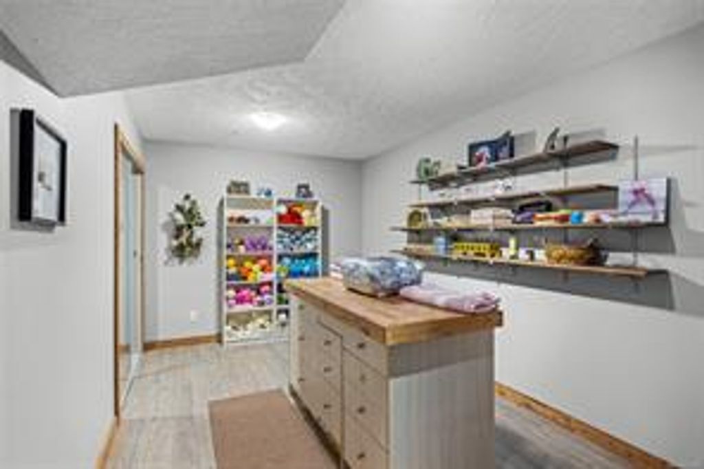 listing image 1604730532032