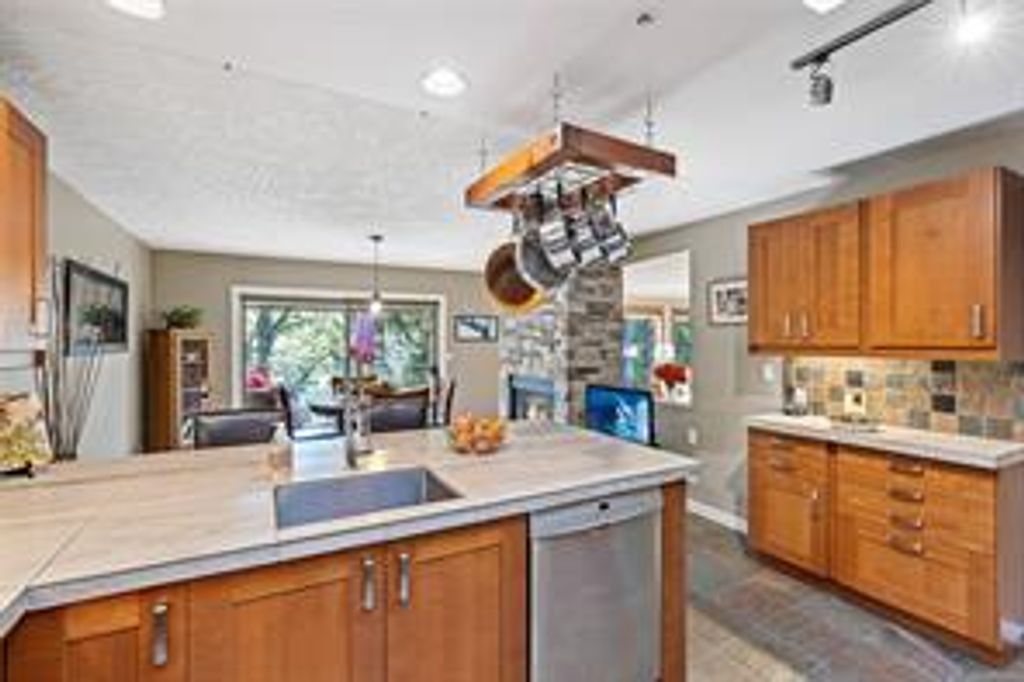 listing image 1604244144459