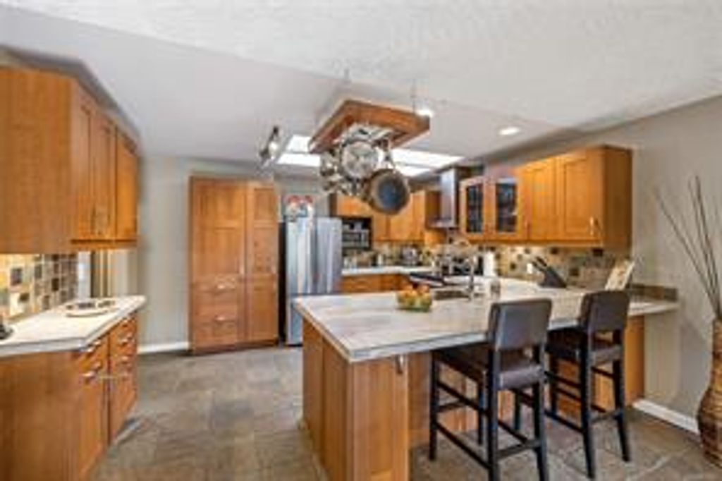 listing image 16043434445886