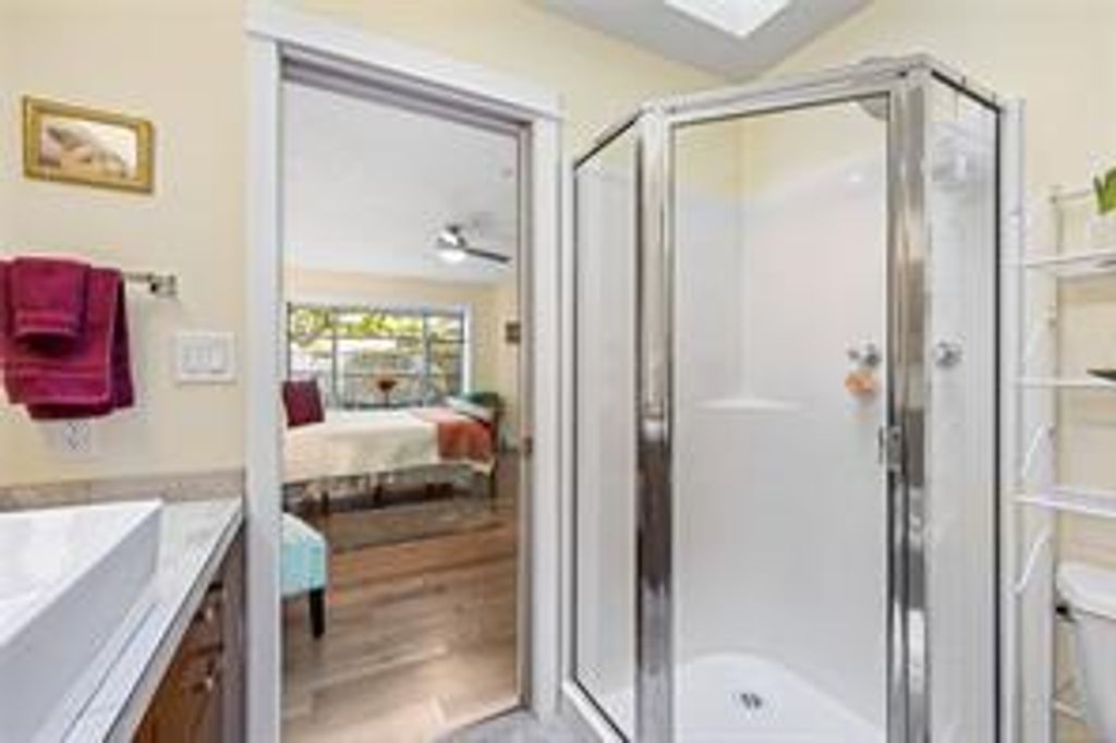 listing image 1604701586102