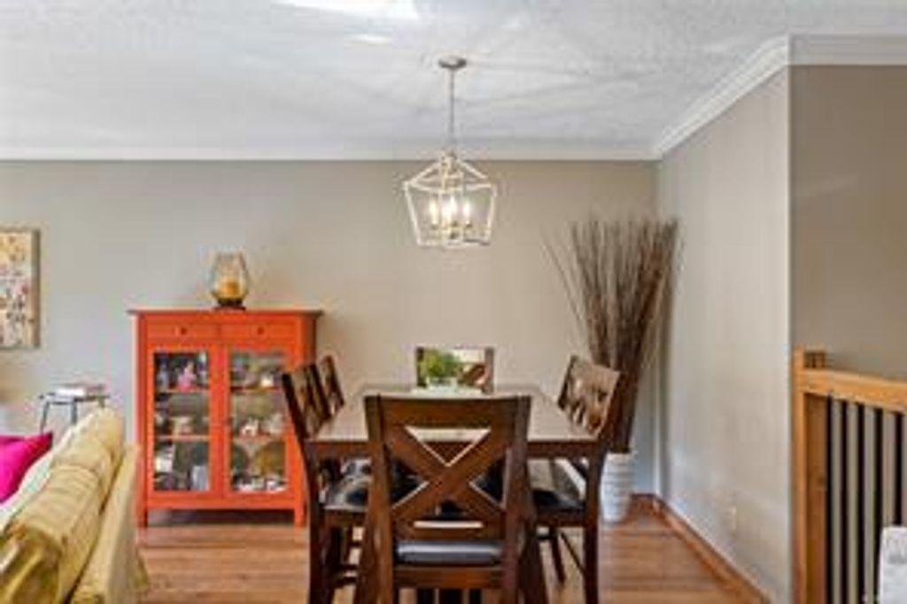 listing image 16043002284025