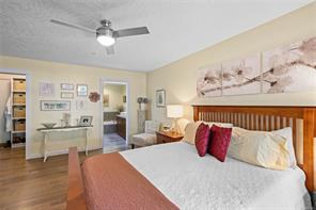 listing image 16043130120973