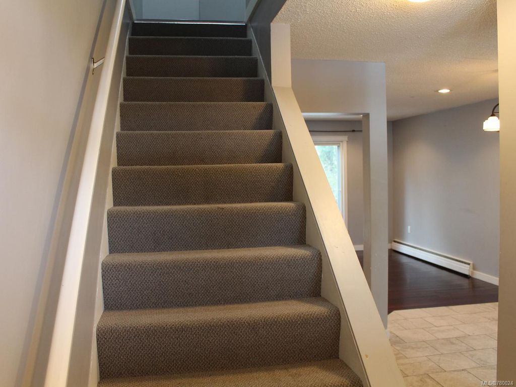 listing image 16042201115275492543