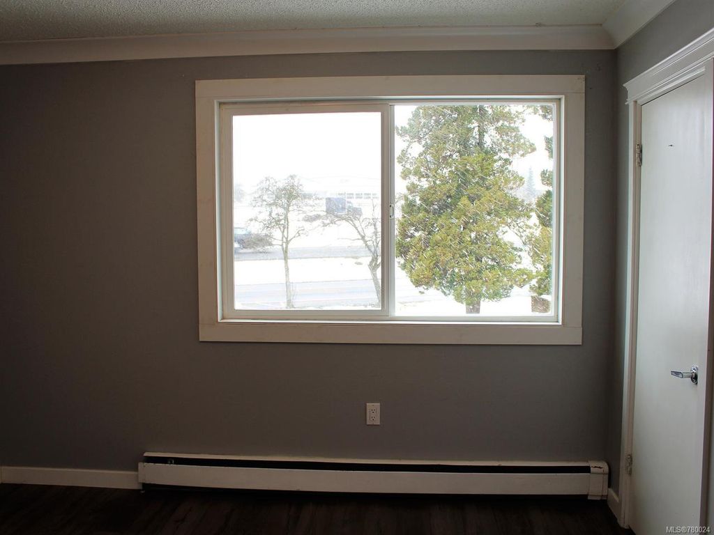 listing image 16044872371674140293