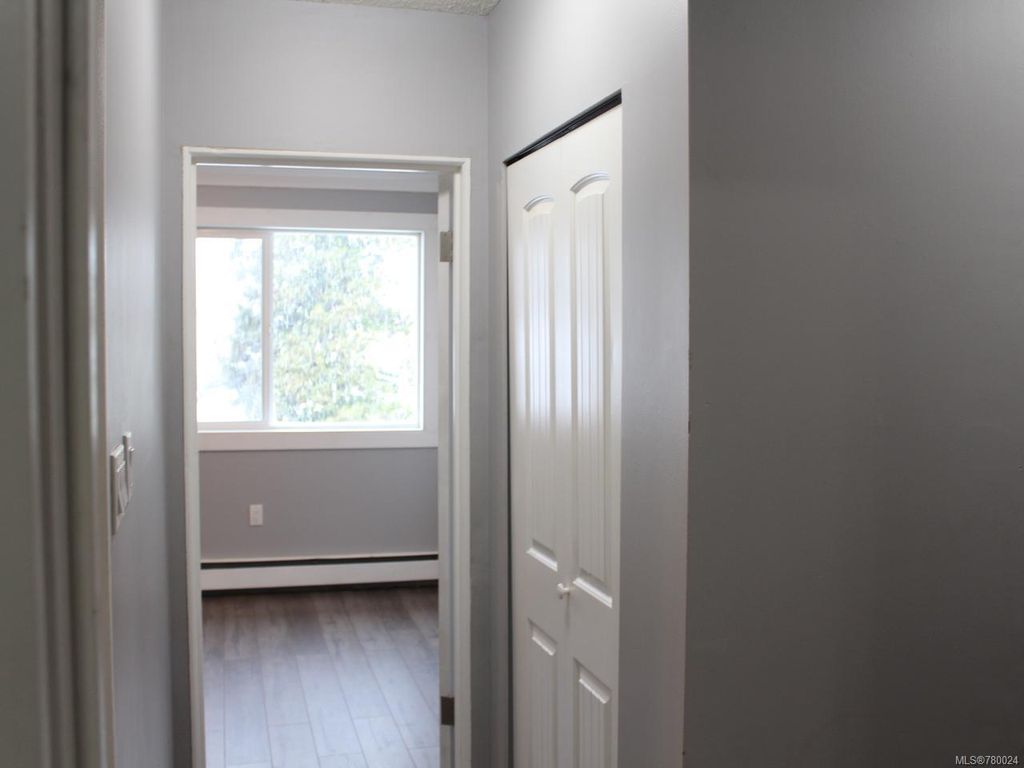 listing image 16046036970311994636