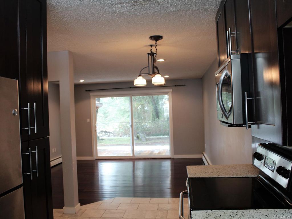 listing image 16048215482212414117