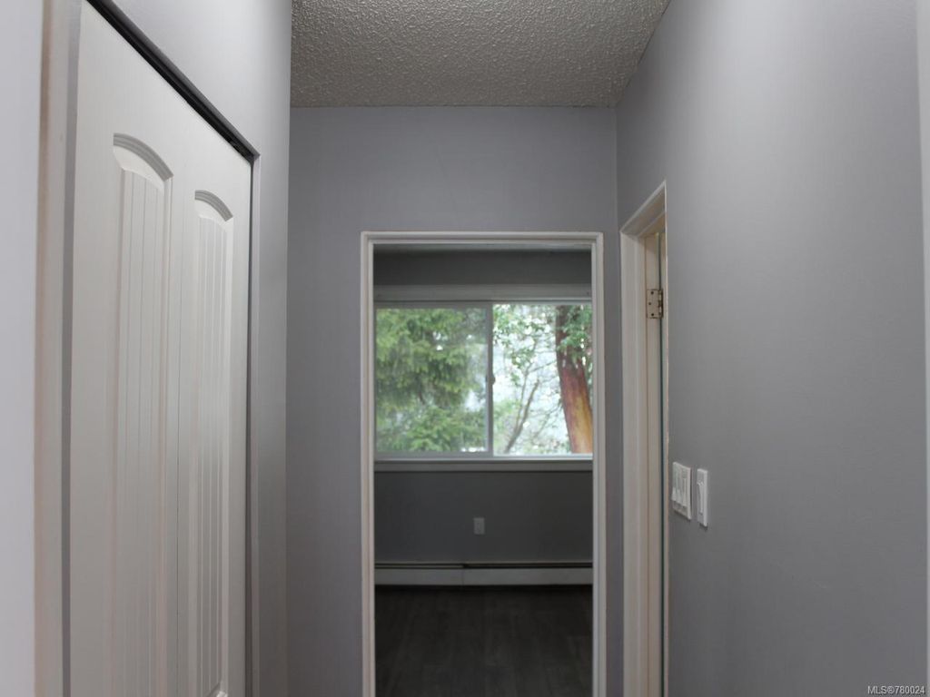 listing image 16049362027865975035