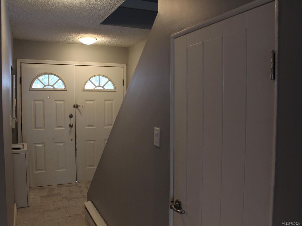 listing image 16041722602075641258