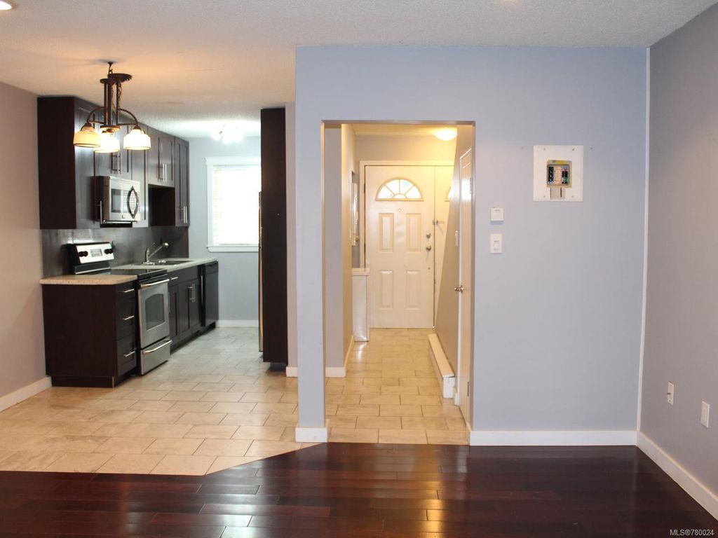 listing image 16043021485348672525