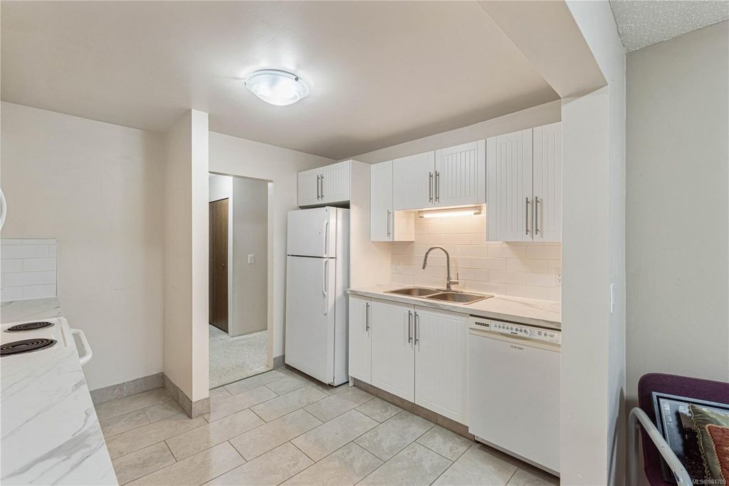 listing image 16047412029362423764