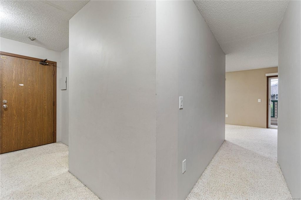 listing image 16048608378660186126