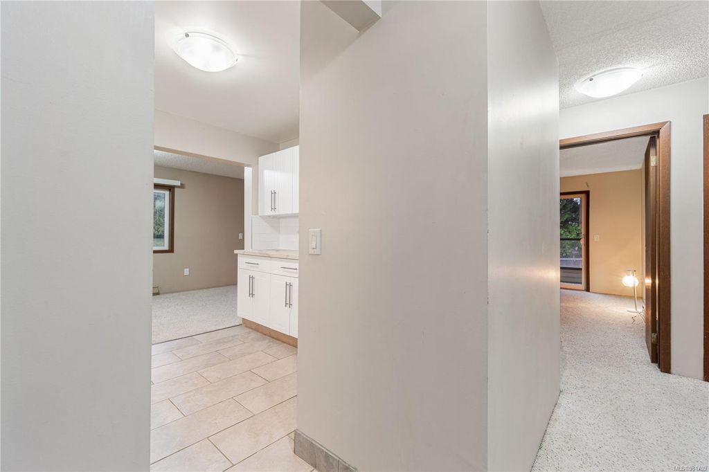 listing image 16045540072917232094