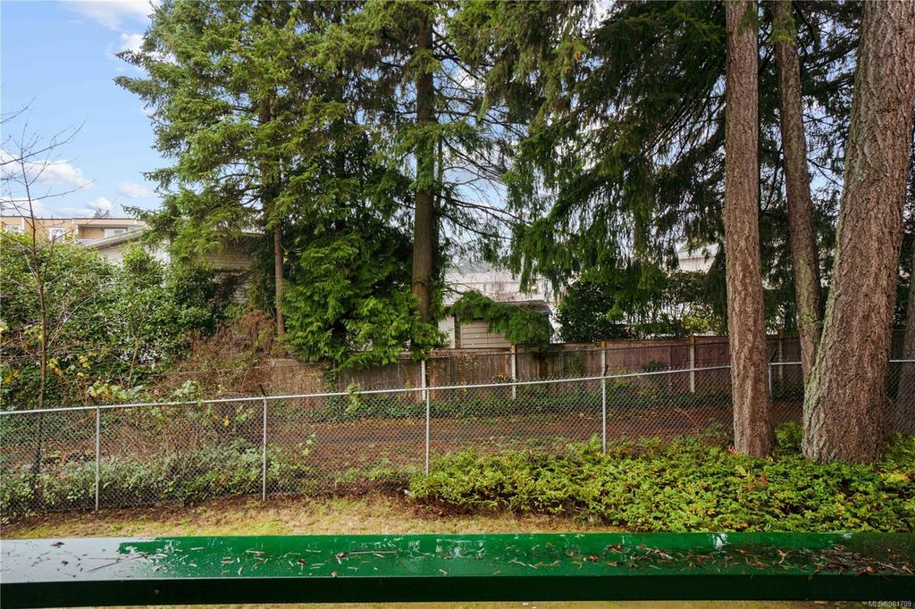 listing image 16048825210211928938