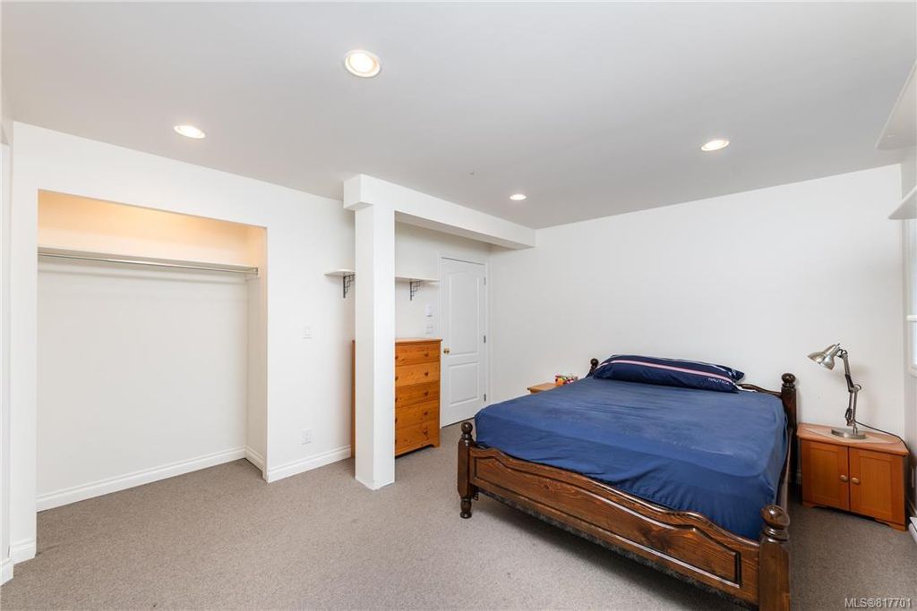 listing image 16043302756669