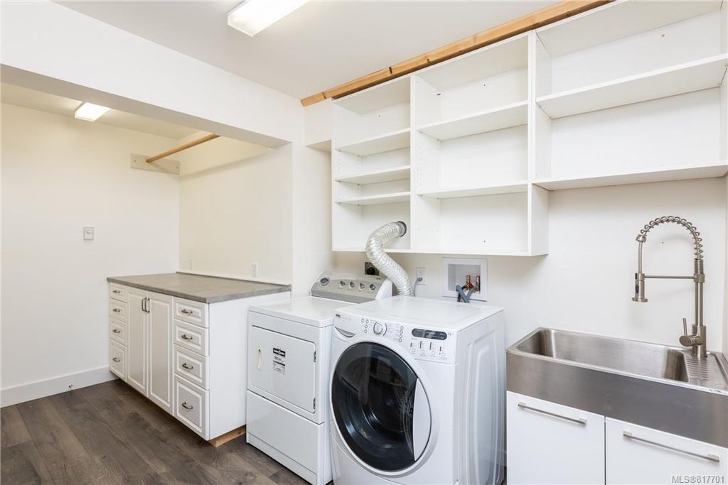 listing image 16043887162554