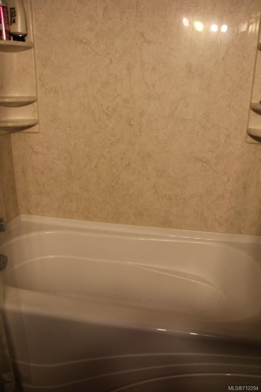 listing image 16047843179703857734