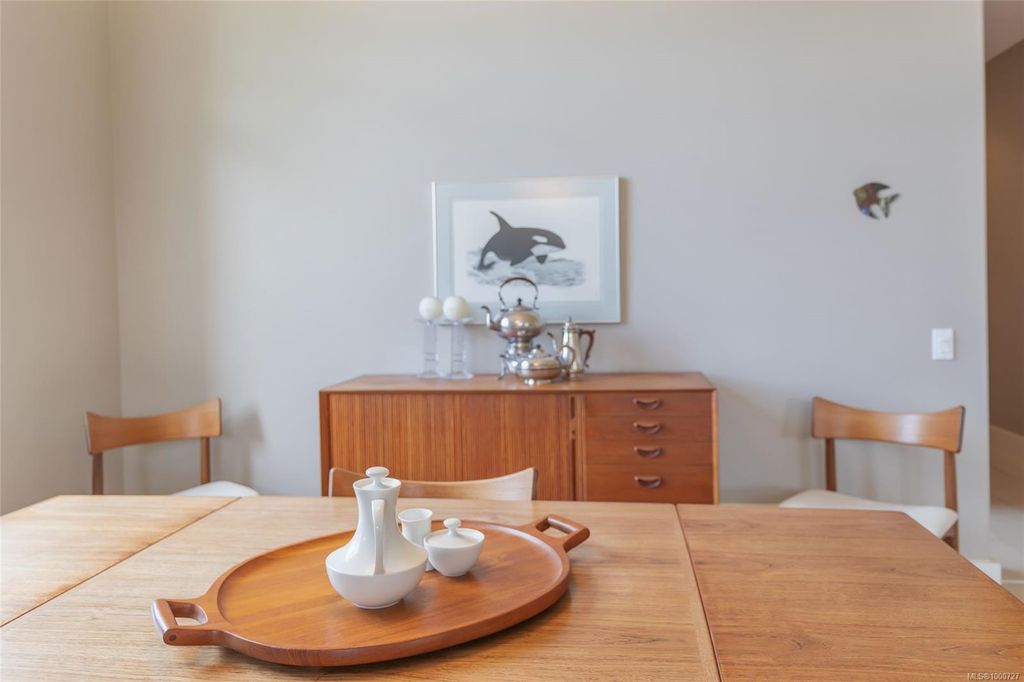 listing image 16047184342494478822