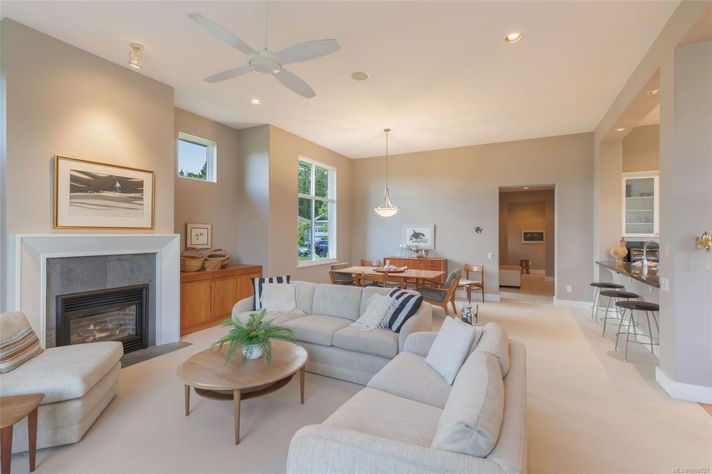 listing image 16048945970215269546